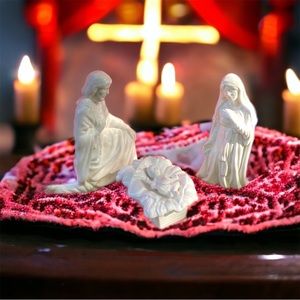 Porcelain nativity 3 pieces